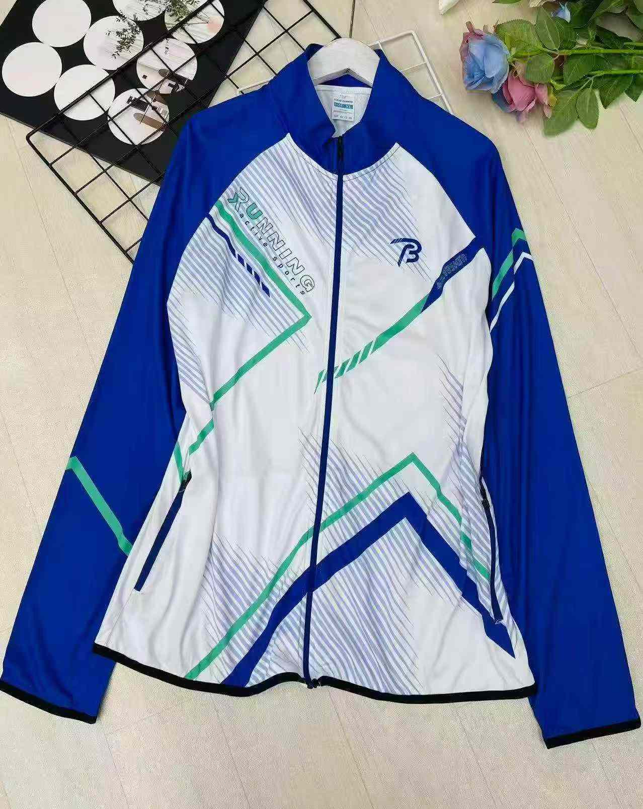 657 Pcs Sports Long Sleeve T-Shirts Clearance - Image 4
