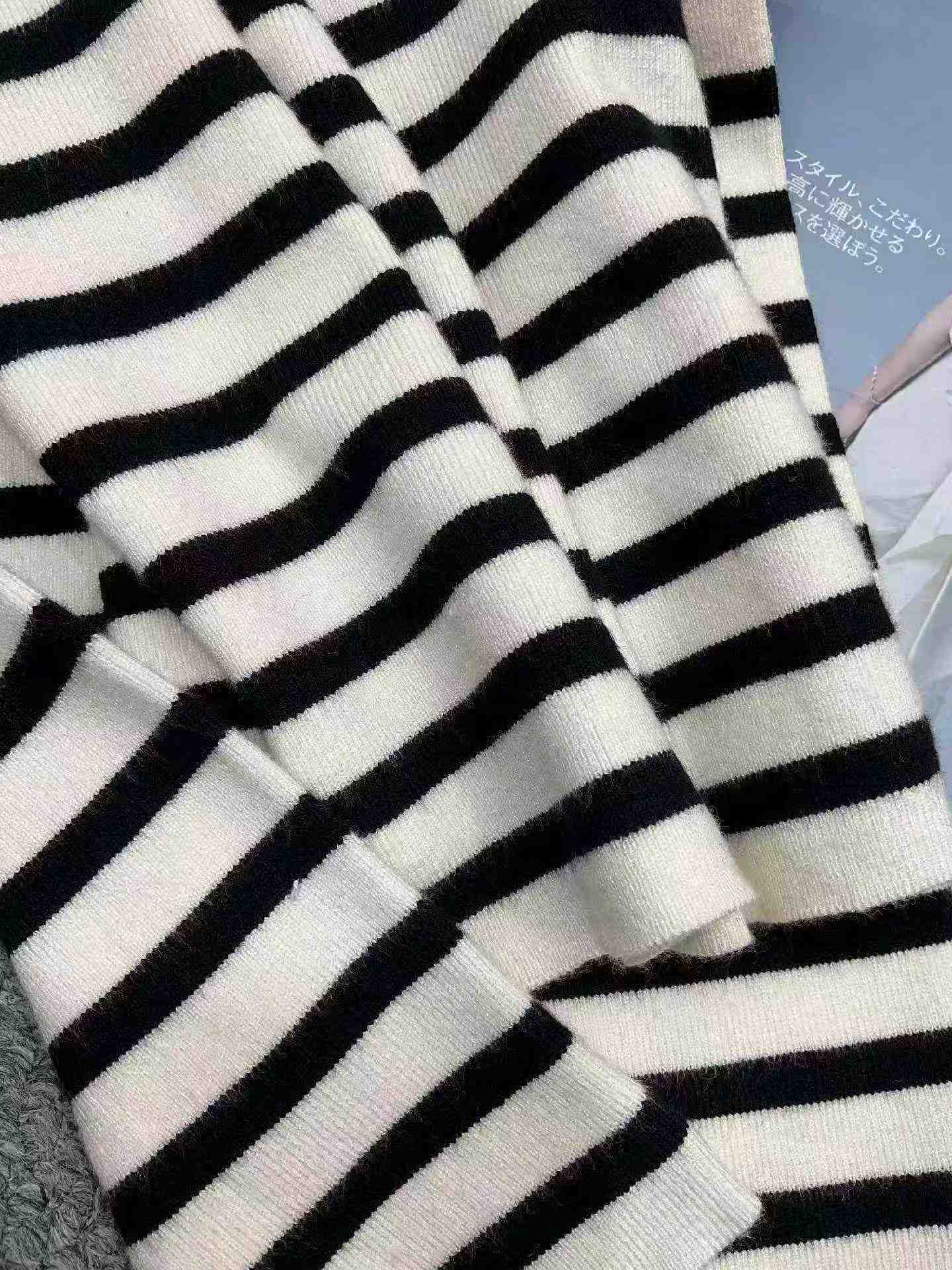 Spring Autumn Retro Color-block Stripe French U-neck Long Sleeve Knit Pullover Sweater, 420 Pieces - Image 9
