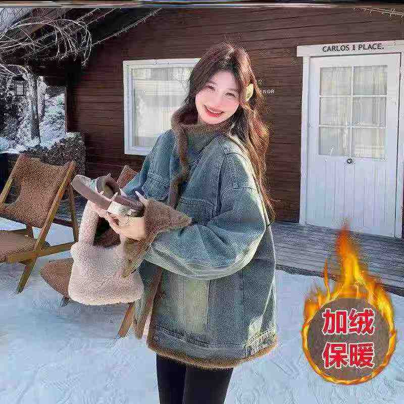 200 Pcs Women's Lamb Fleece Lined Denim Jacket - Image 4