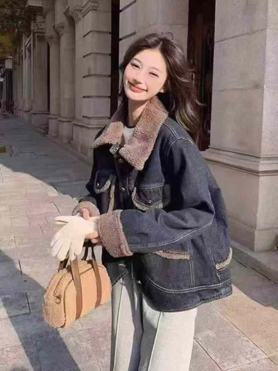 200 Pcs Women's Lamb Fleece Lined Denim Jacket - Image 5
