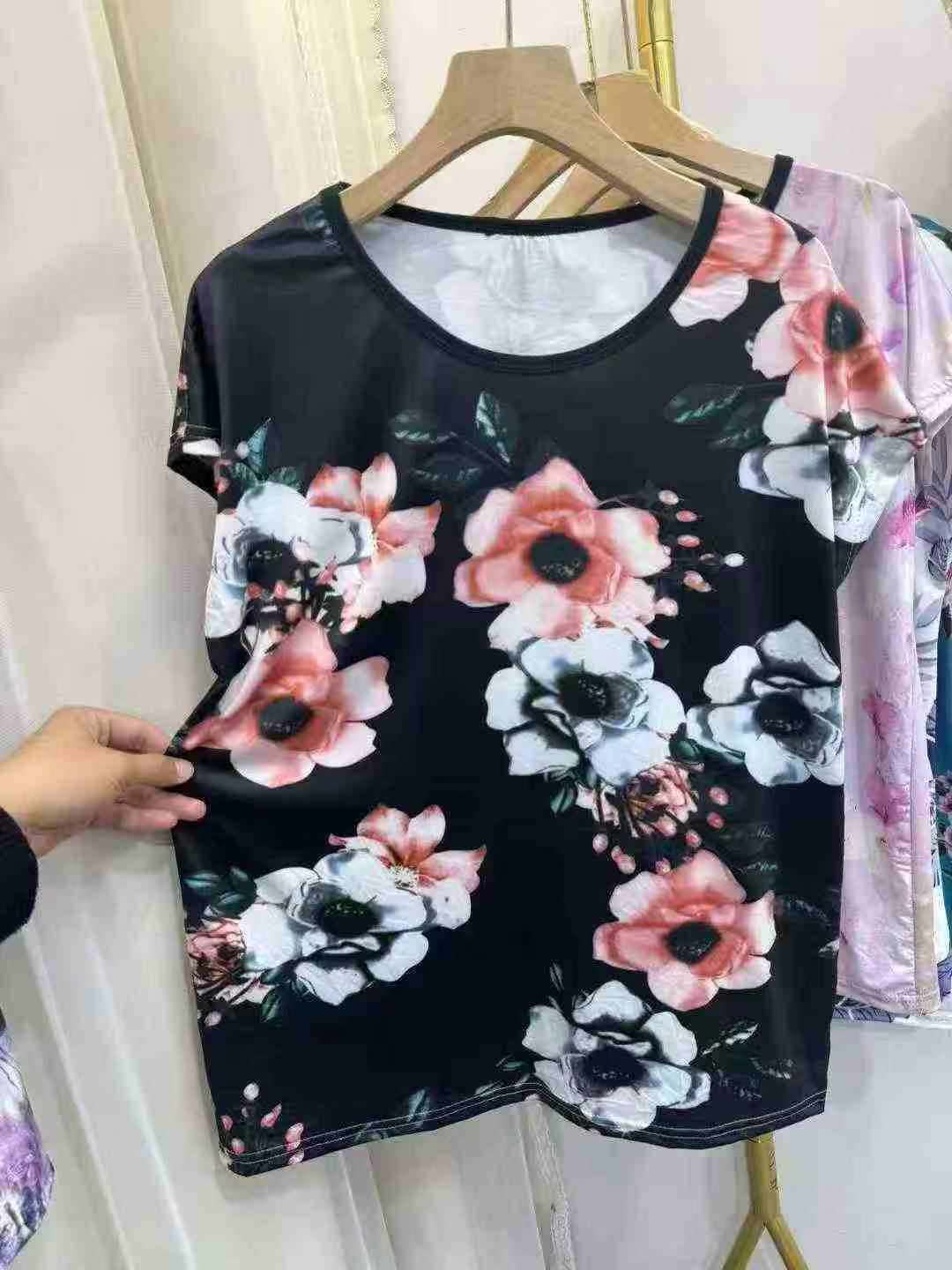 Vipande 2200 vya Mashati T ya Mama vyenye mikono mifupi - Image 1