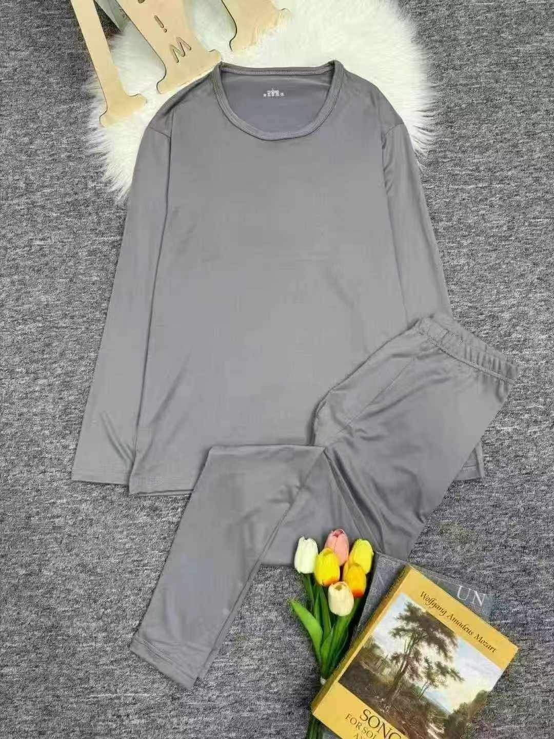 یونی سیکس ڈھیلے گرم تھرمل انڈرویئر سیٹ، 1300 سیٹیں، سائز M سے 4XL - Image 1