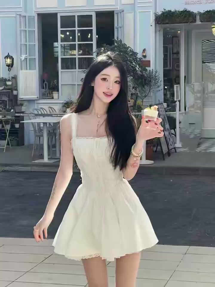 About 10000 Pcs Fashion Four Season Sexy Women Dresses Stock - Image 1