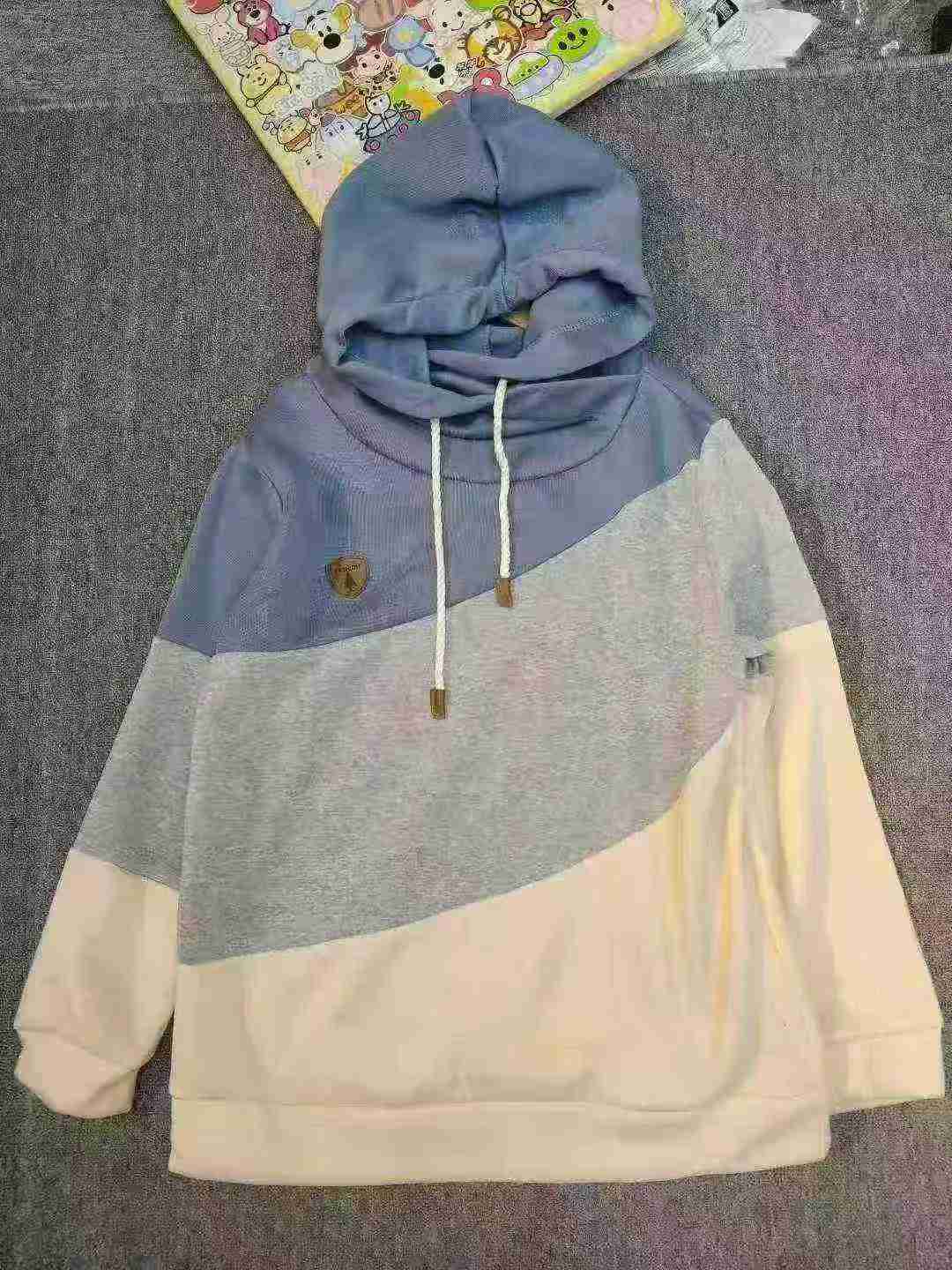 130 Pcs Unisex Autumn Winter Hooded Sweatshirts - Image 1