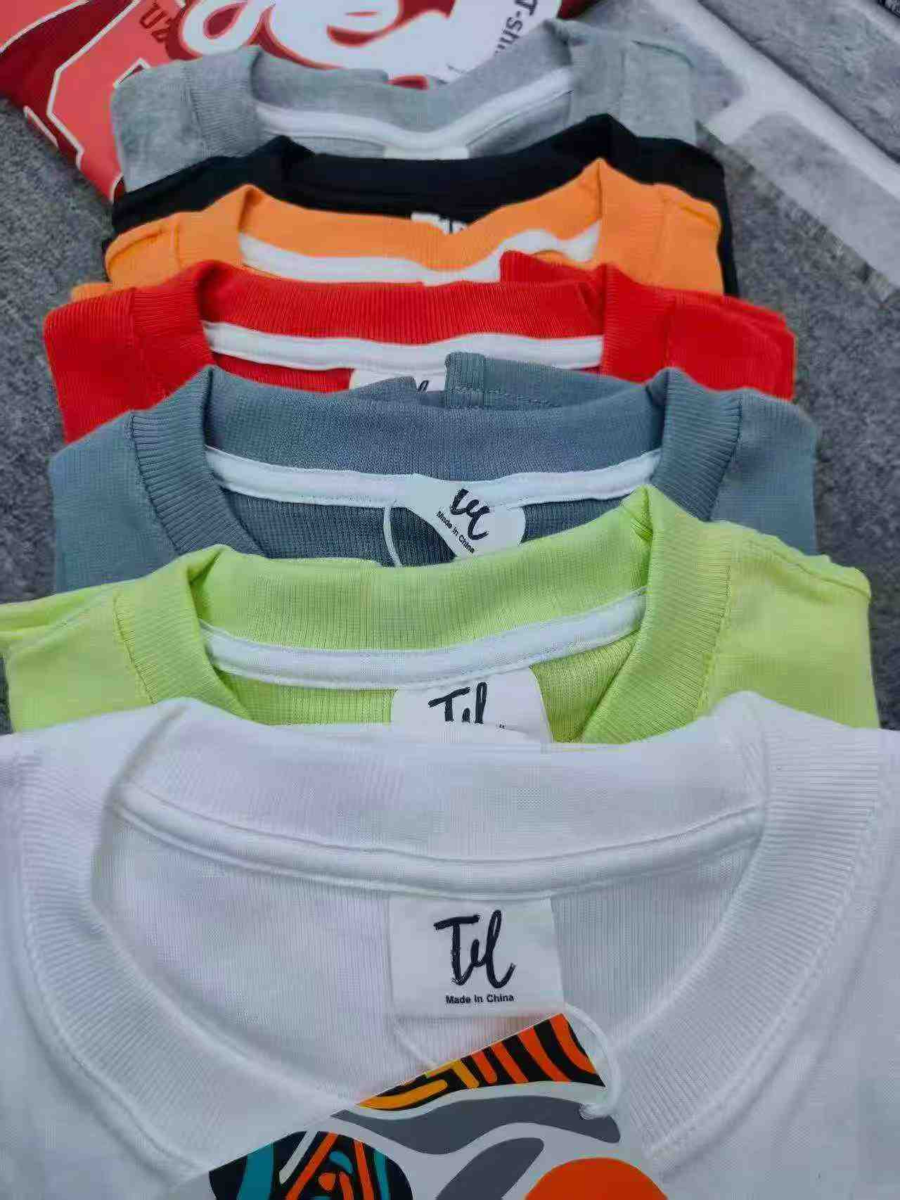 About 1500pcs Branded Unisex Heavy Weight Short Sleeve T-Shirts - Image 1