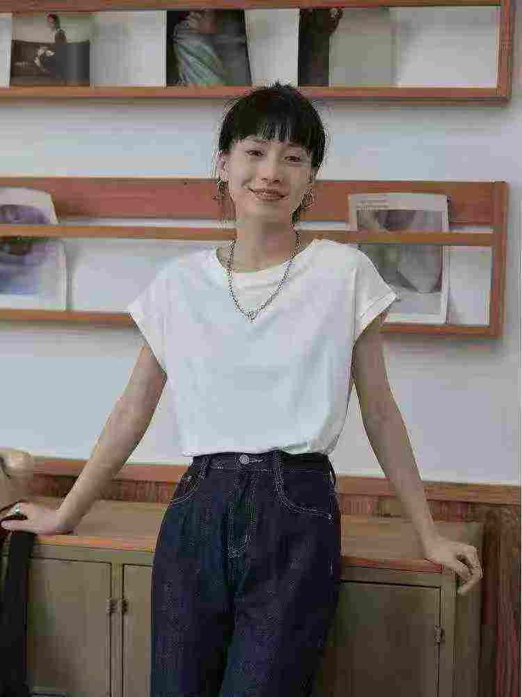 660 Buah Kaos Lengan Pendek Katun Wanita - Image 1