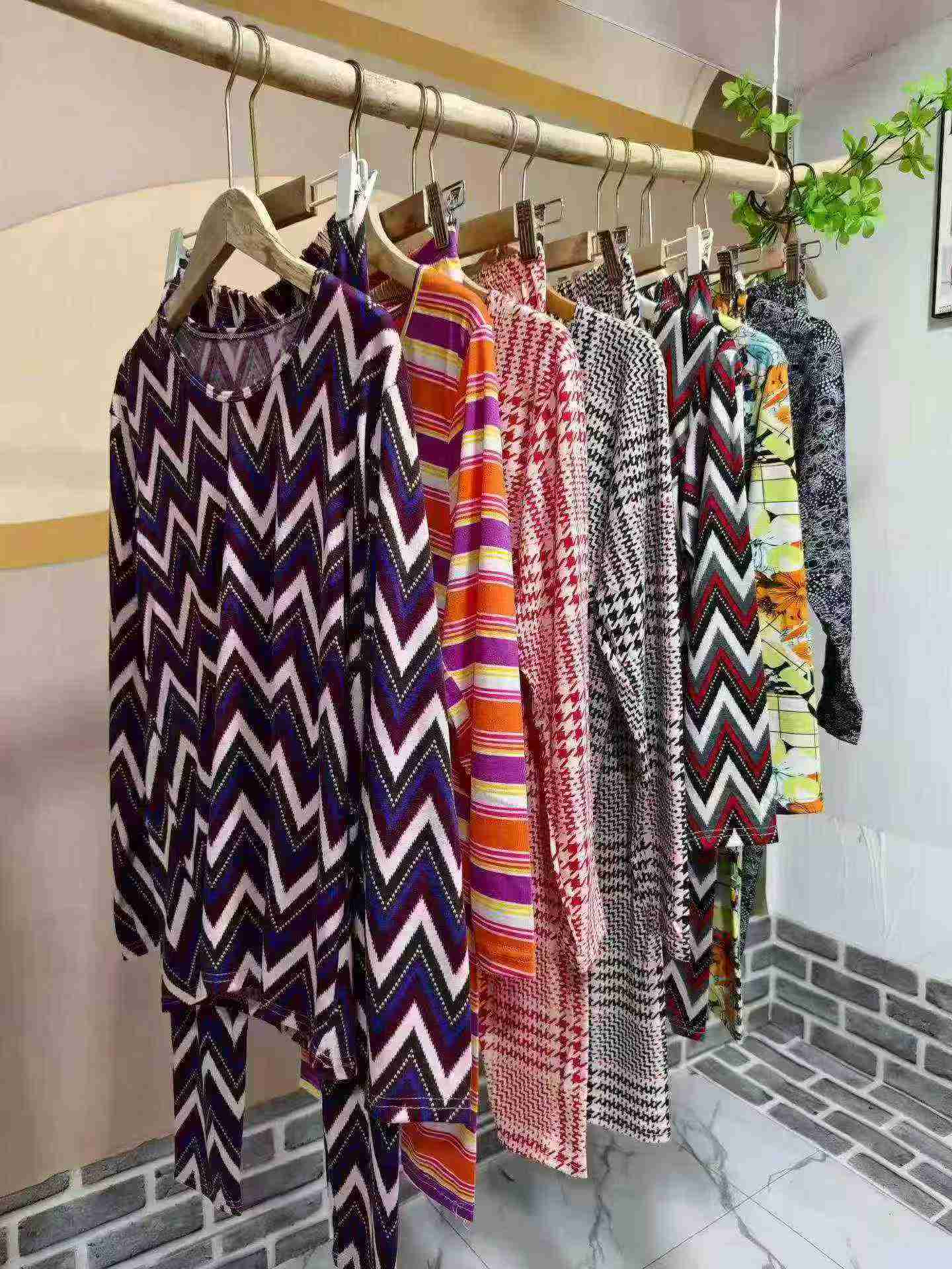 378 Sets Women's Autumn Winter Long Sleeve Thermal Base Layer Sets - Image 1