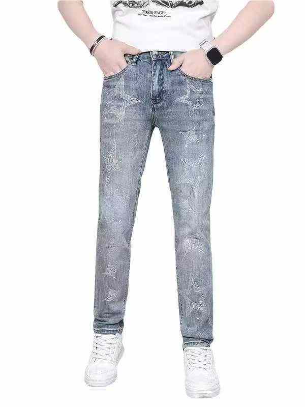Nowe męskie designerskie jeansy wysokorozciągliwe z cyrkoniami na sezon wiosna-lato, rozmiary 28-34, około 300 sztuk - Image 1