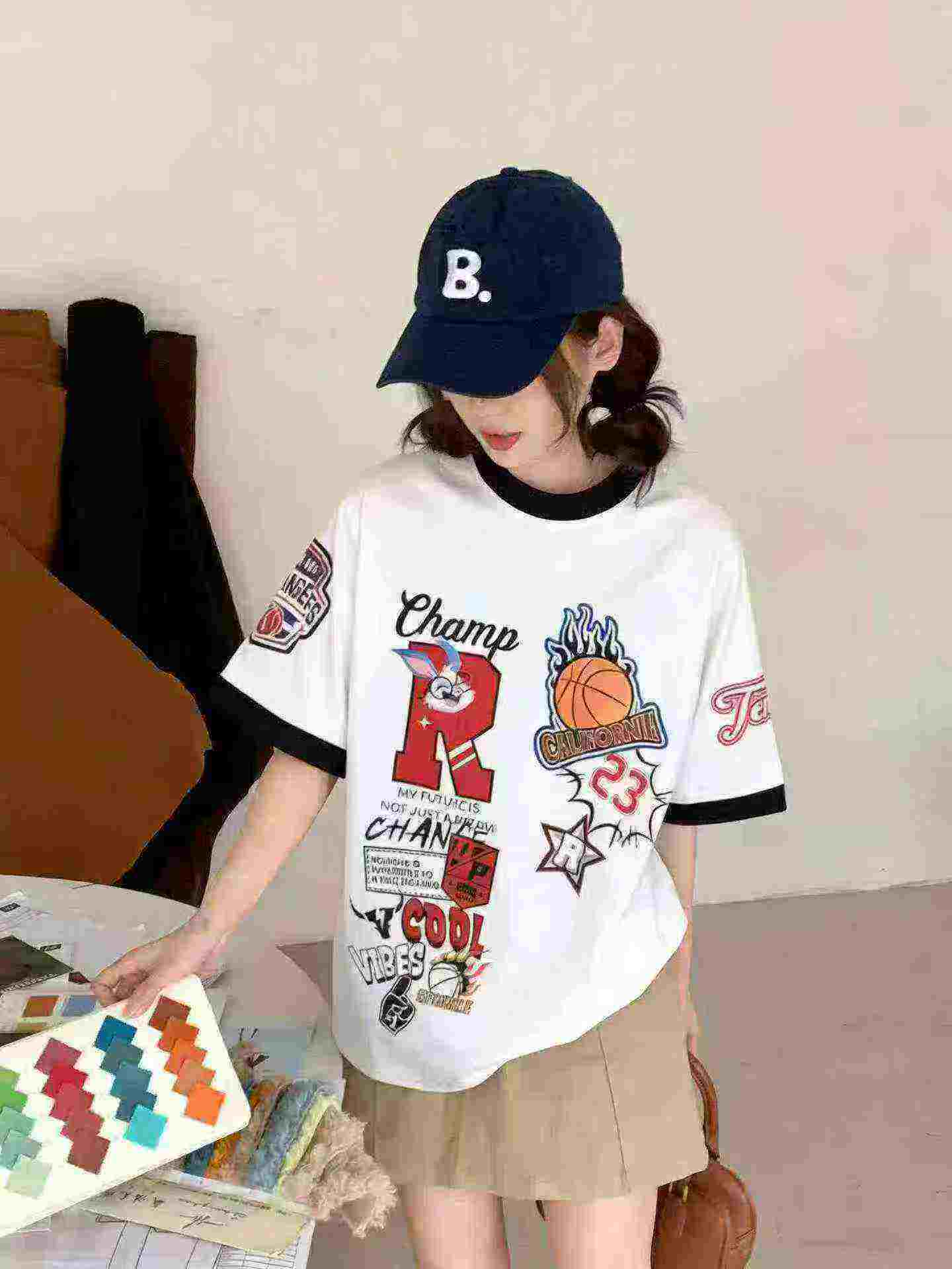 Women's Digital Print Crew Neck Casual Short Sleeve T-Shirts Total 1256 Pieces - Image 1