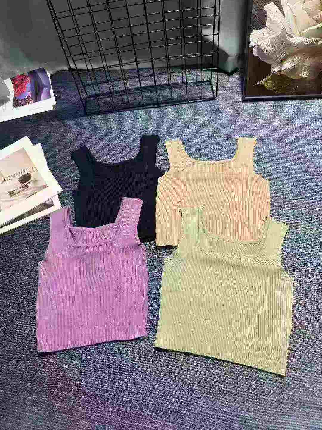 Kira-kira 850 Helai Tank Top Camisole Rajut Wanita - Image 1