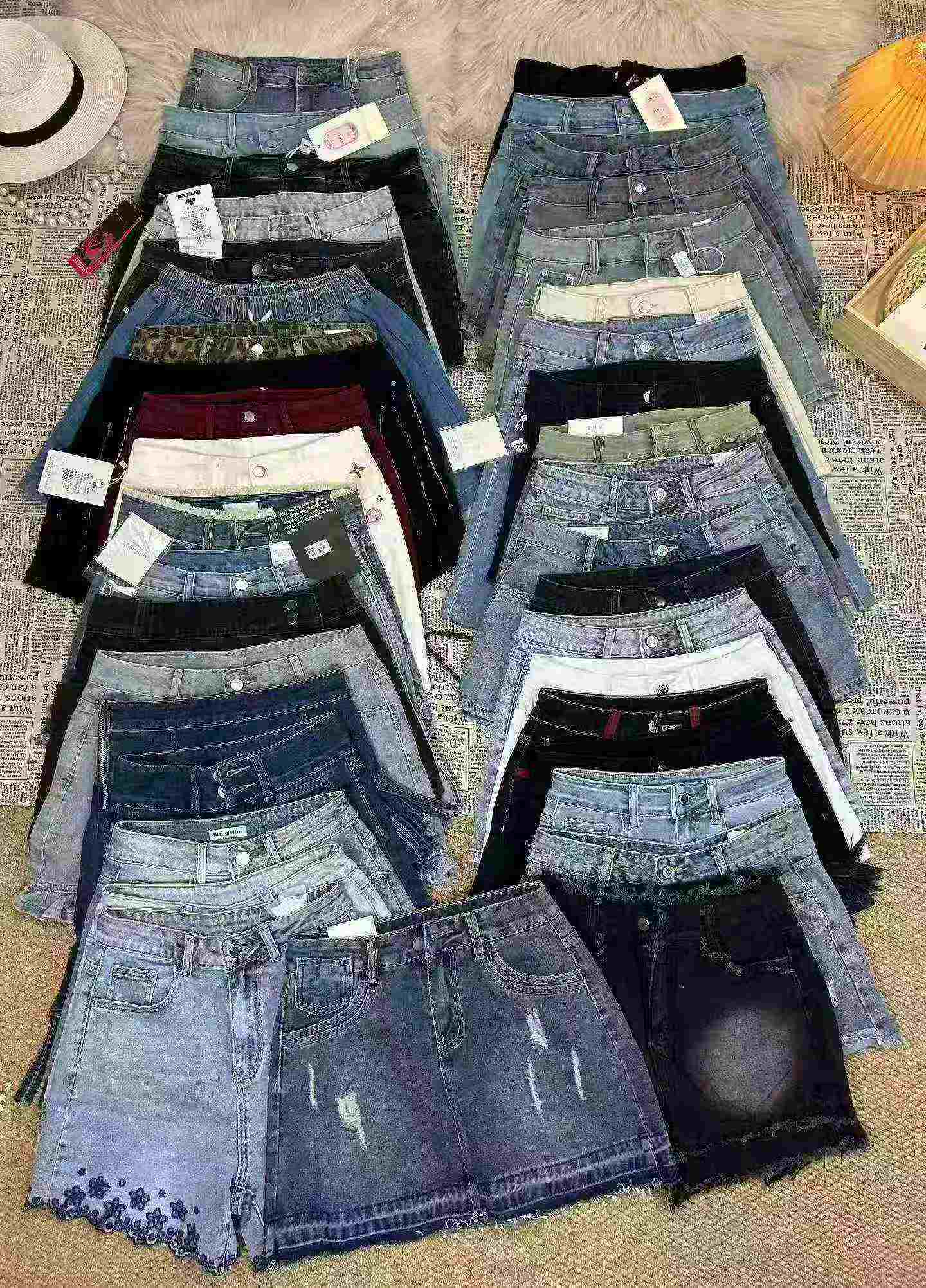 Wholesale Women's Mixed Denim Shorts & Skirts, Total 4125 Pcs - Image 1