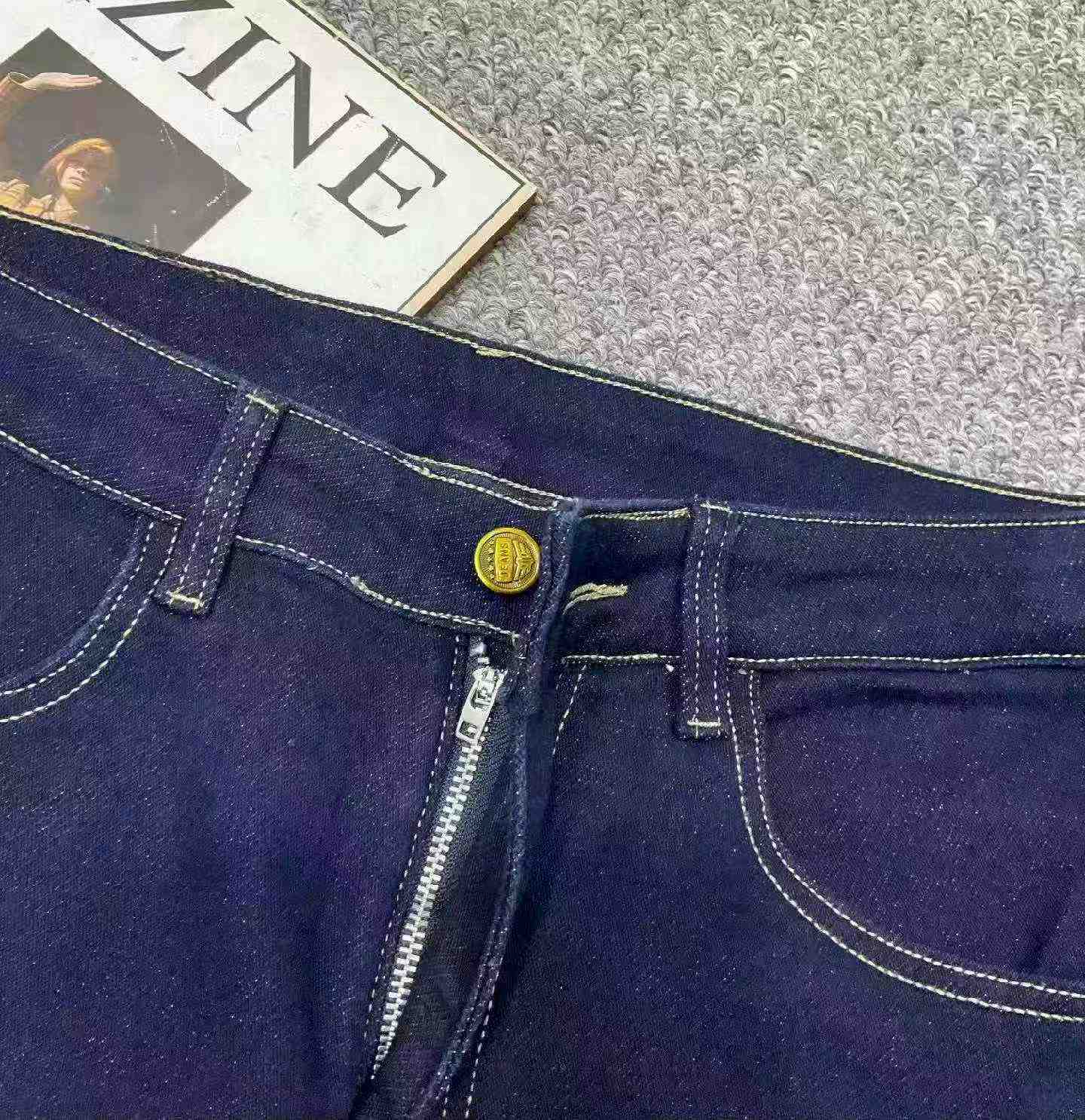 Jeans Mpya za Denim za Biashara za Kiume zenye Uwezo wa Juu wa Kunyambua za Majira ya Masika na Vuli, Ukubwa 29-36, Vipande 629, Vikiwa na Ufungashaji wa Kibinafsi na Lebo ya Kuning'inia - Image 1