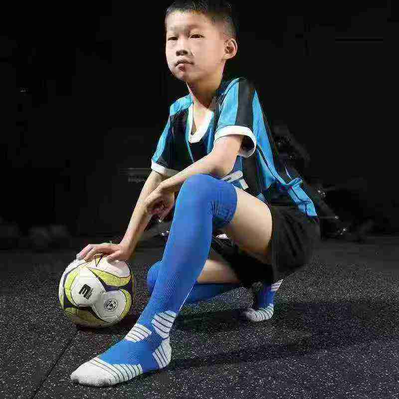 Yaklaşık 7700 Çift Büyük Yaş Çocuk Spor Futbol Çorapları Beden S-L - Image 1