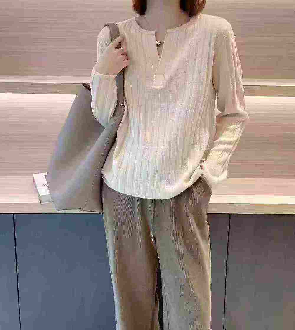 French Style Ribbed Long Sleeve Tops, 139 Pieces - Image 1