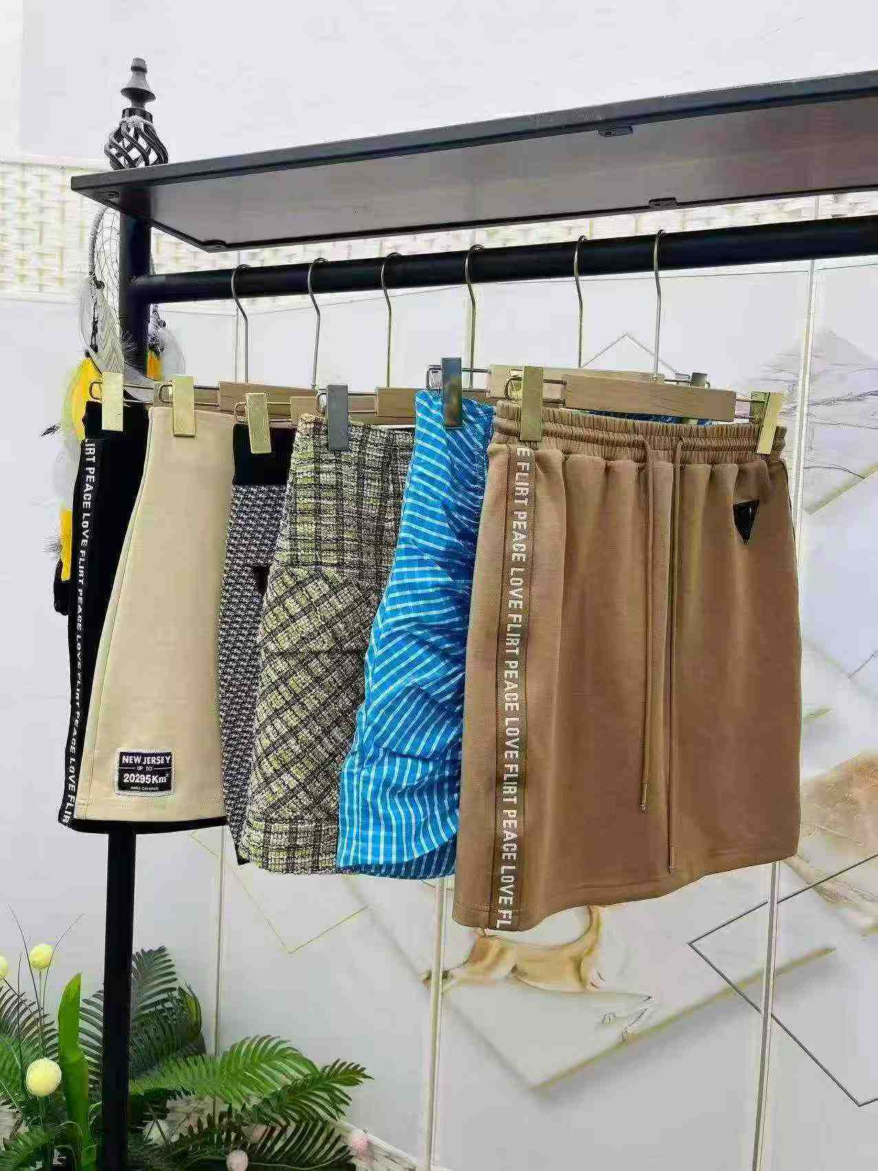 UR Brand Cut-label Mini Skirts, 120 Pieces, XS-S Size, With Individual Packaging - Image 1