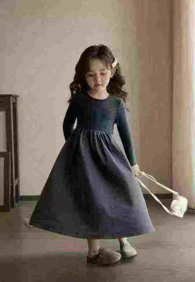 Robe à manches longues pour enfants, 1347 pièces - Image 1