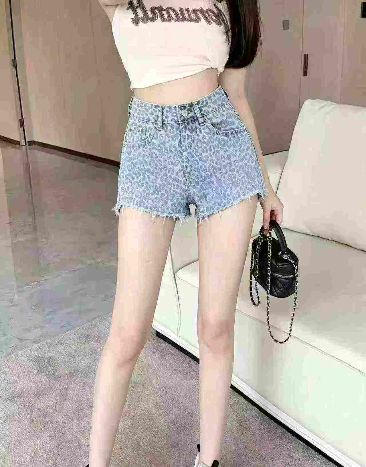 Seluar Pendek Denim Regang Pinggang Tinggi Cetakan Leopard Wanita 820 Helai Penghabisan Stok - Image 1