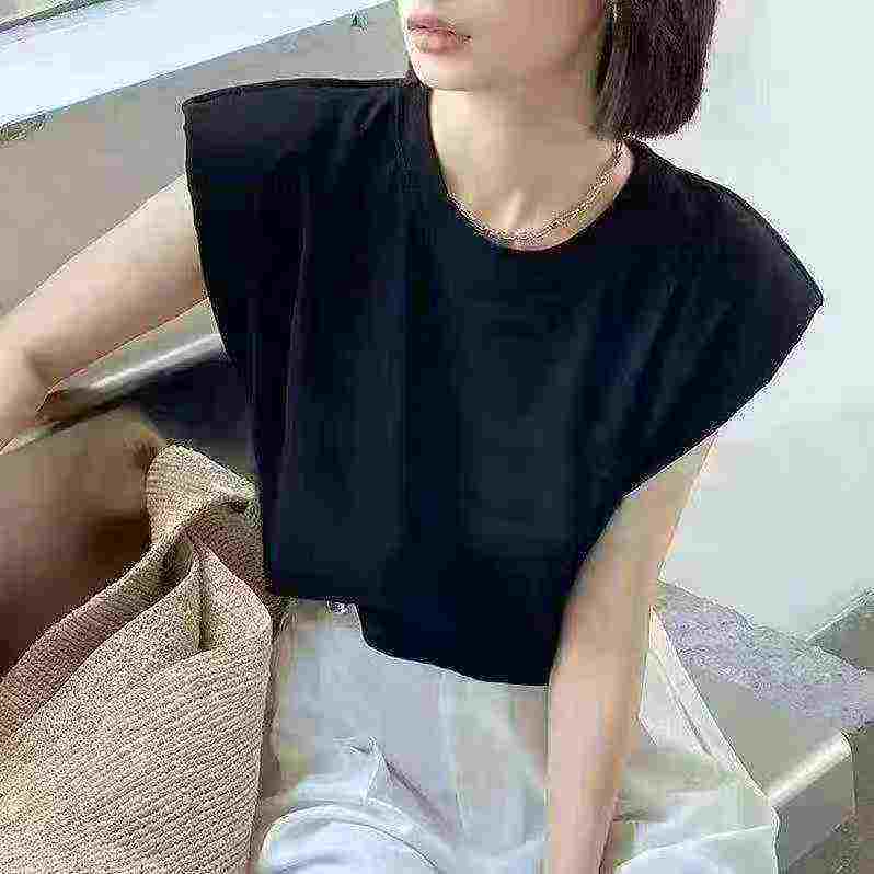 Over 4000 Pieces Women's Summer American Loose Seamless T-shirts - Image 1