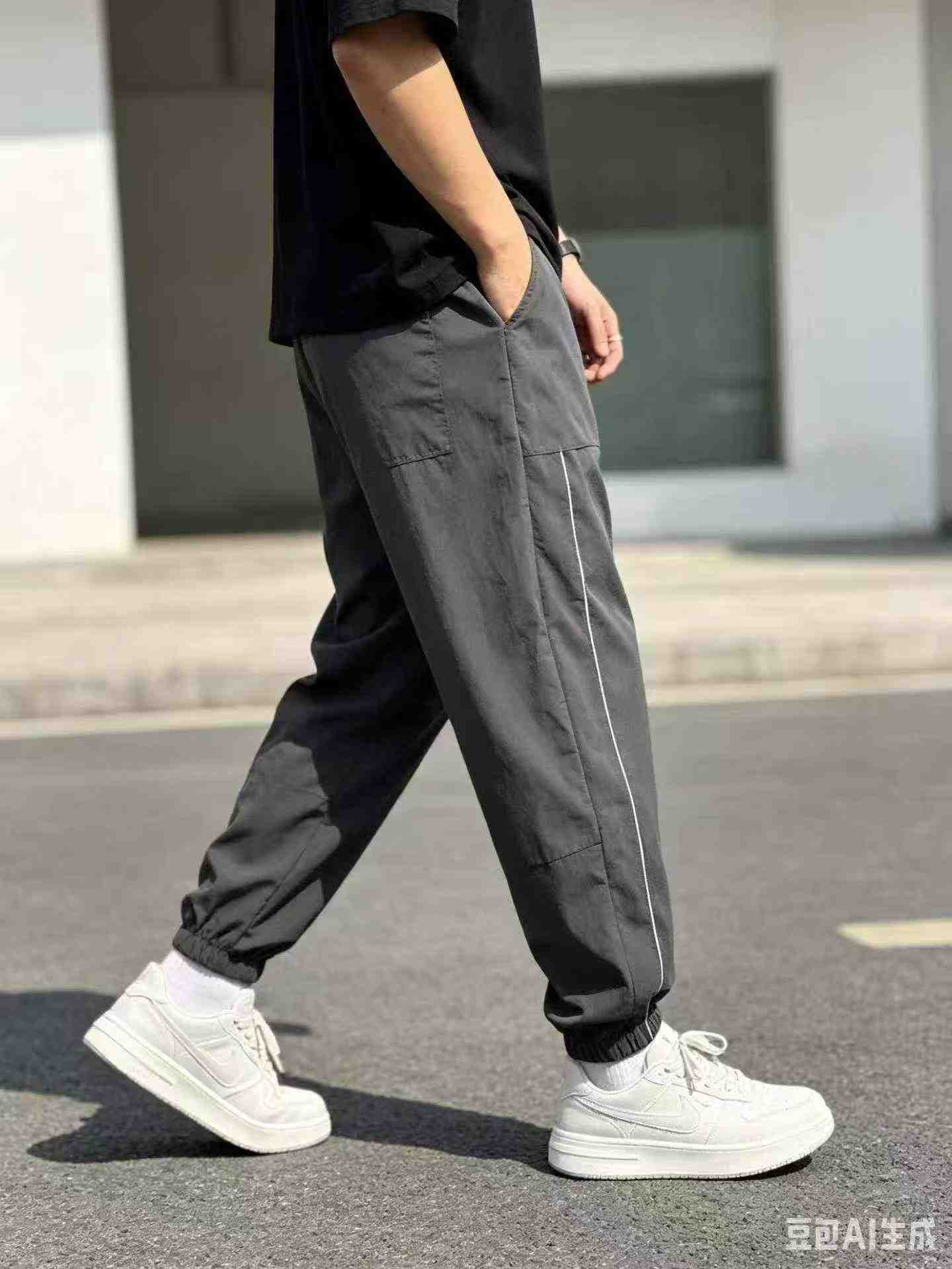 Pantalons de jogging molletonnés décontractés à chevilles élastiquées pour homme, un total de 3980 pièces - Image 1