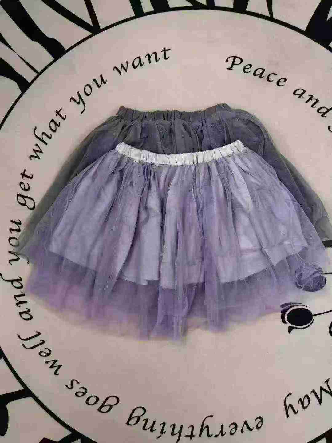 Aproximadamente 150 piezas de faldas cortas de malla para mujer de primavera y verano - Image 1