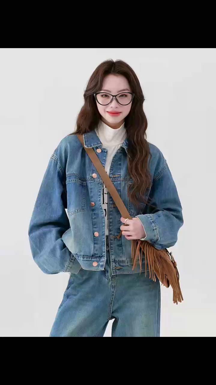 2800 Pieces Women's American Vintage Cropped Denim Jackets Wholesale Stock - Image 2