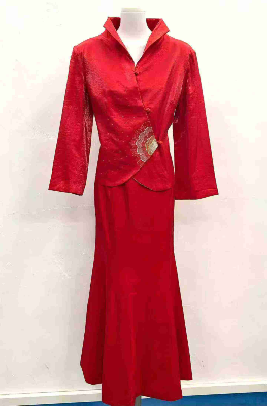 175 Sets Chinese Style Embroidered Sequined Cheongsam Xiuhe Suit Set - Image 1
