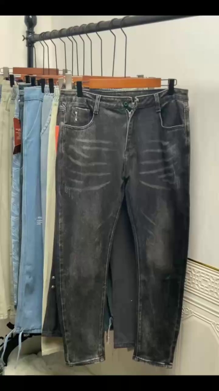 850 Piezas de Jeans Surtidos para Hombres, Empaquetados Individualmente con Etiqueta Colgante, Tallas S-3XL - Image 1