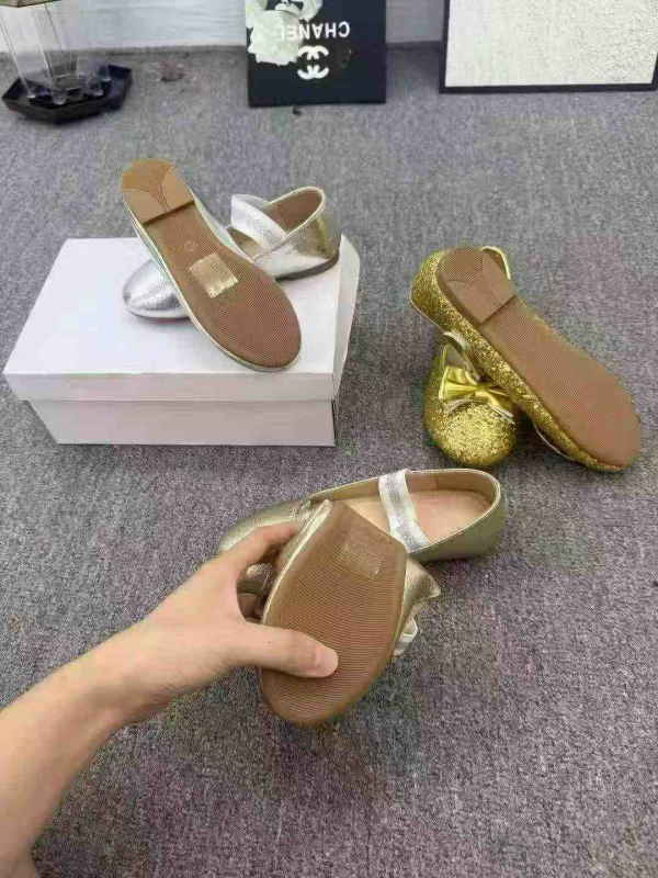 450 Paires de nouvelles chaussures en cuir à bout rond de style princesse pour filles, collection printemps-été - Image 1