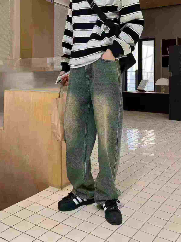 Men's American High Street Vibe Straight Jeans 210 Pieces - Image 1