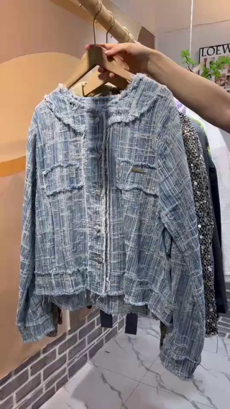About 300 Pcs High Quality Autumn Winter Women's Clothing Clearance - Image 1
