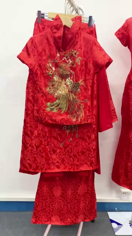 175 Sets Chinese Style Heavy Embroidered Sequin Cheongsam Xiuhe Suit Set - Image 1