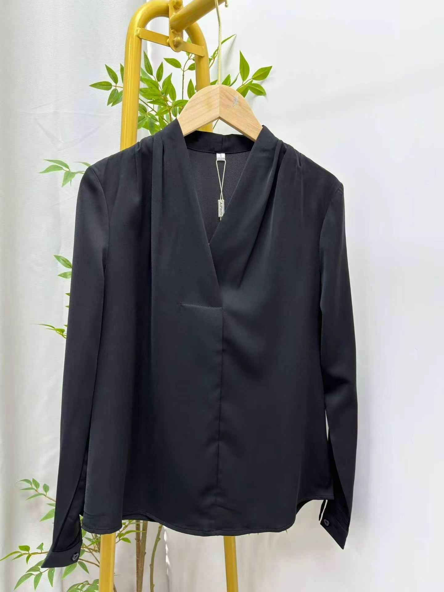 Black V-neck Draped Long Sleeve Women's Blouse, 440 Pieces, Only Size S - Image 6