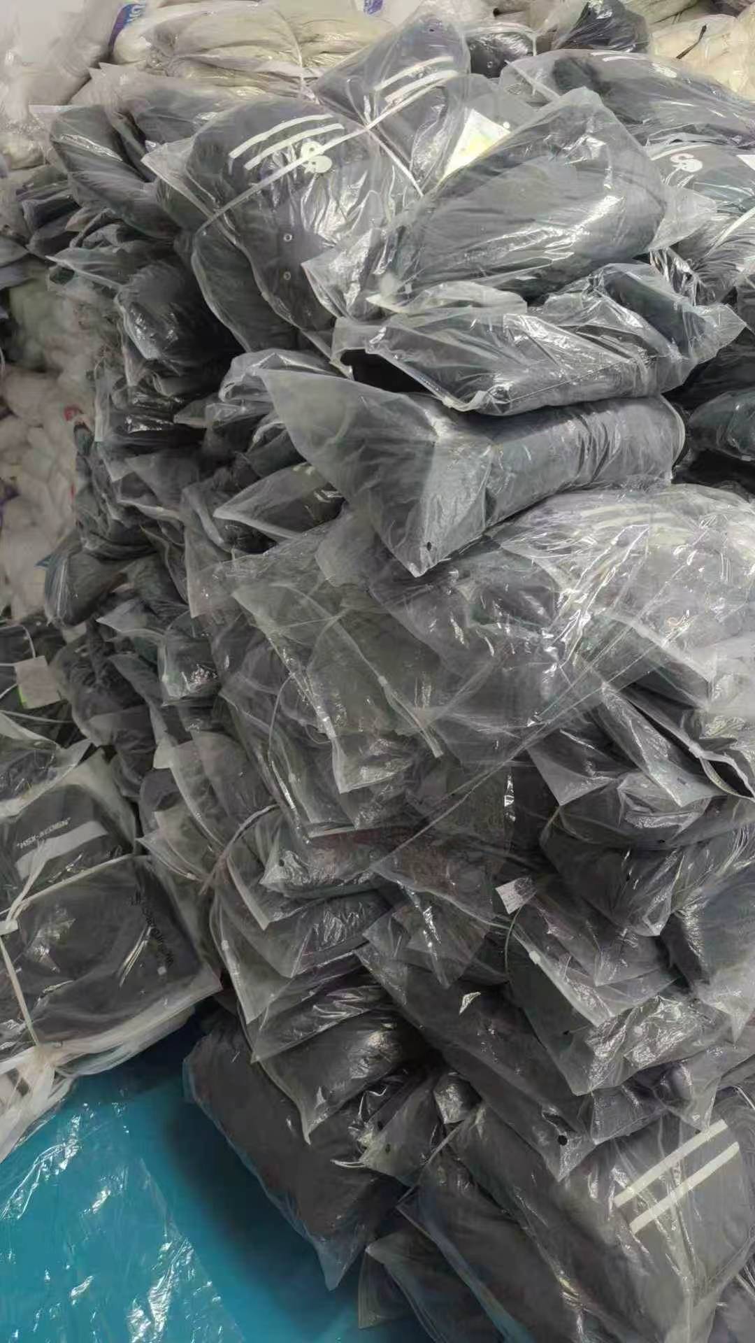 400 Pcs Teen Kids Down Jackets - Image 3