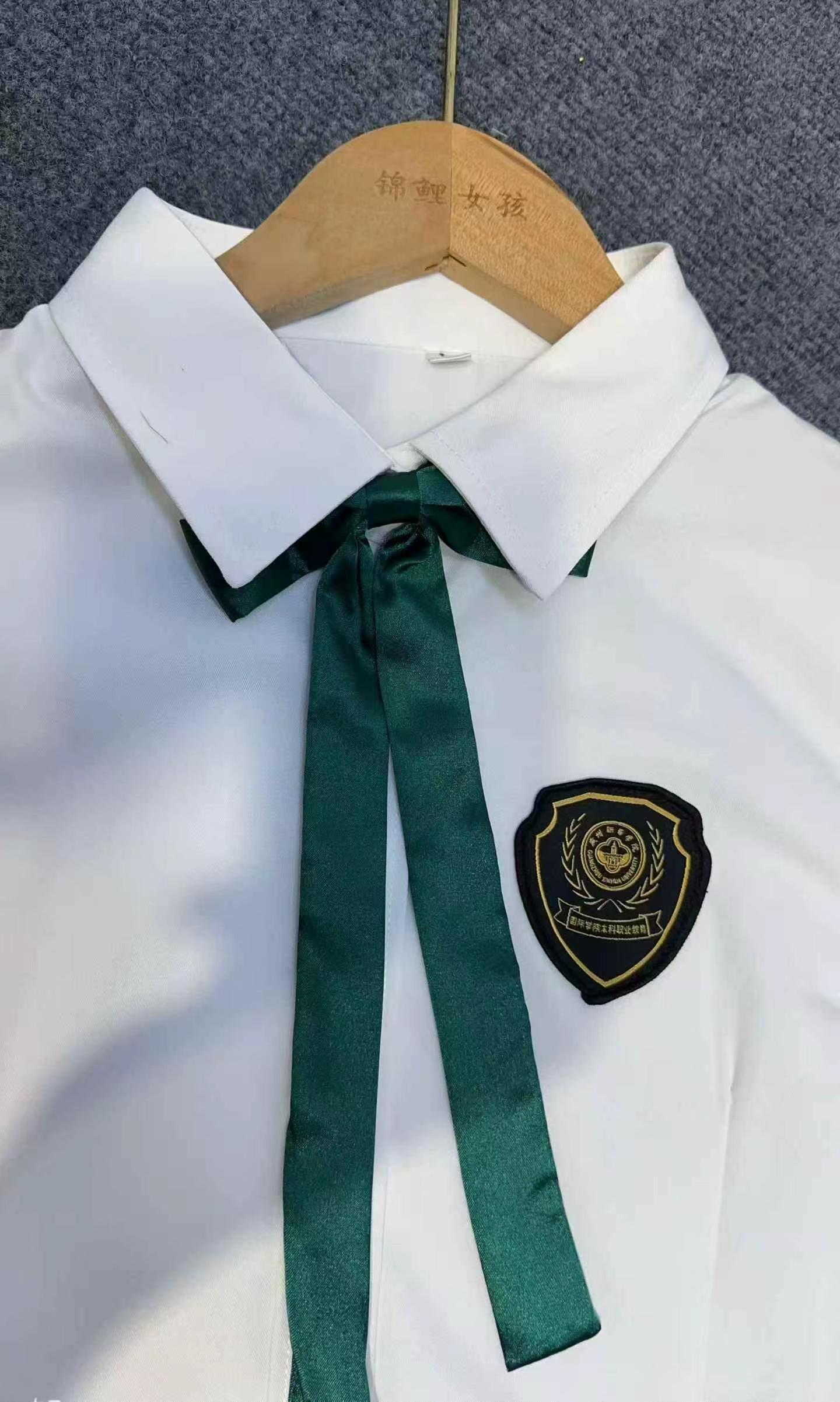 Szkolne mundury dla młodzieży i dorosłych z Guangzhou, około 1500 sztuk - Image 9