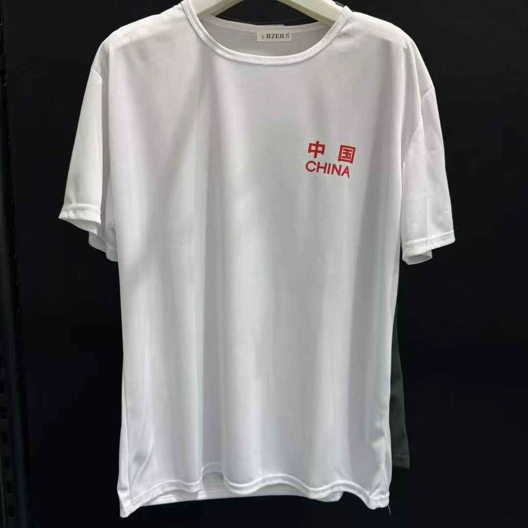 Environ 350 pièces de nouveaux t-shirts pour homme à manches courtes, à imprimé patriotique, en maille à séchage rapide - Image 4