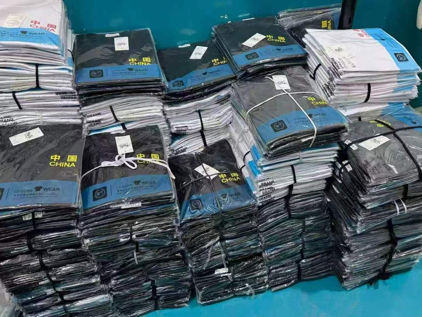 Environ 350 pièces de nouveaux t-shirts pour homme à manches courtes, à imprimé patriotique, en maille à séchage rapide - Image 9