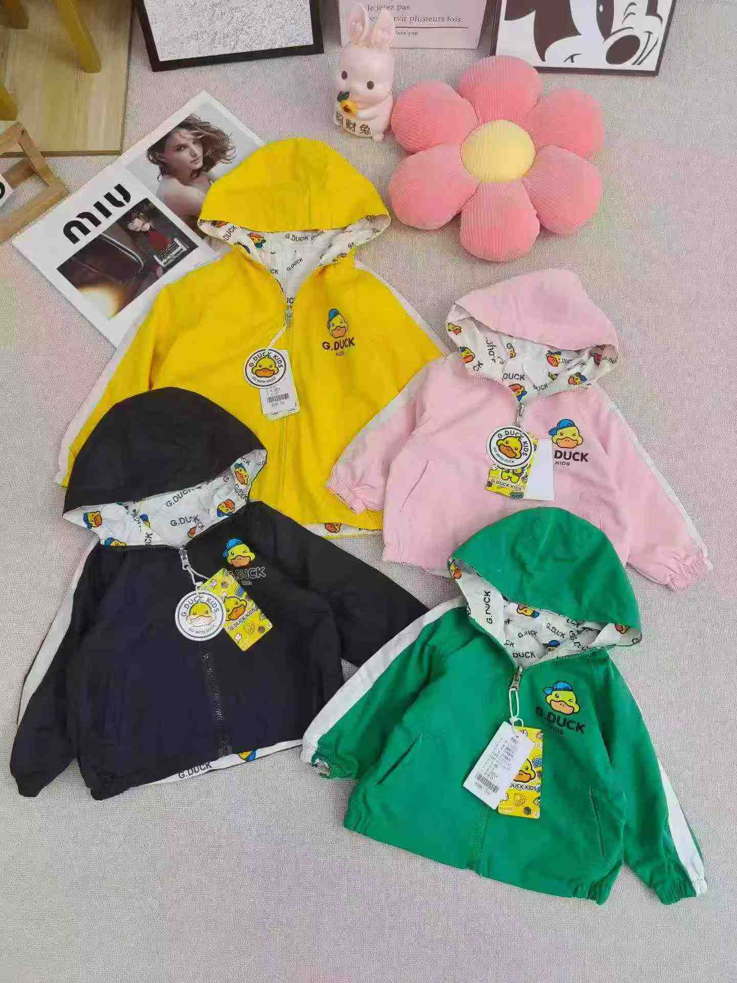 10,400 ชิ้น เสื้อแจ็คเก็ตกันลมเด็ก แบรนด์เป็ดเหลืองตัวน้อย - Image 2