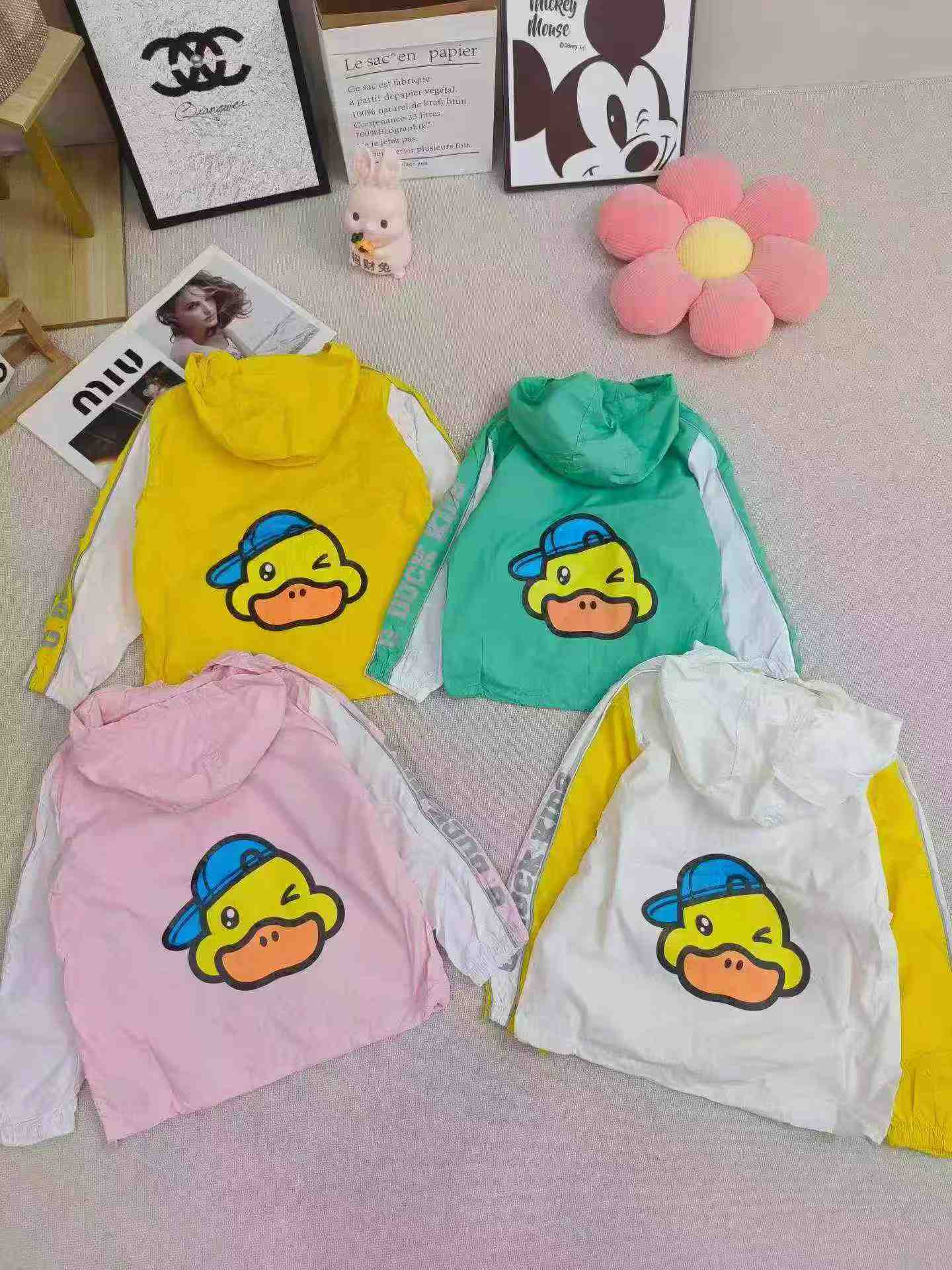 10,400 ชิ้น เสื้อแจ็คเก็ตกันลมเด็ก แบรนด์เป็ดเหลืองตัวน้อย - Image 3