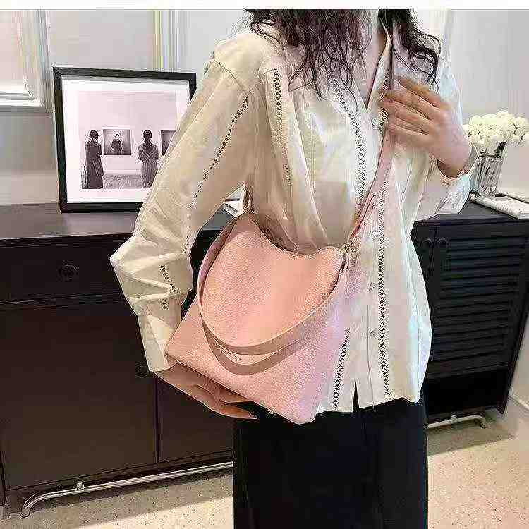 1580 Pcs New Trendy Versatile Women's Crossbody Bucket Shoulder Bag - Image 2