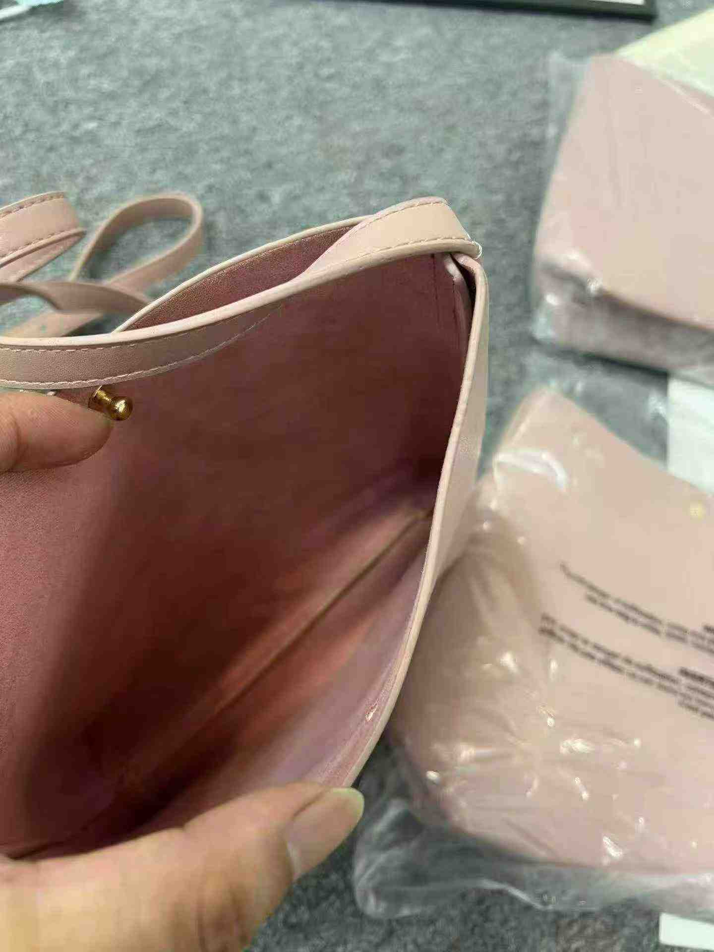 1580 Pcs New Trendy Versatile Women's Crossbody Bucket Shoulder Bag - Image 5