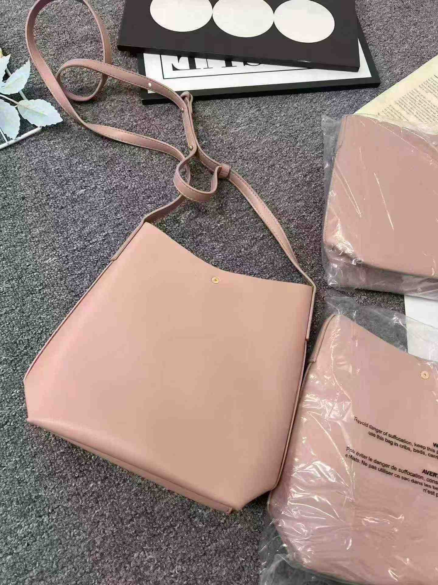 1580 Pcs New Trendy Versatile Women's Crossbody Bucket Shoulder Bag - Image 6