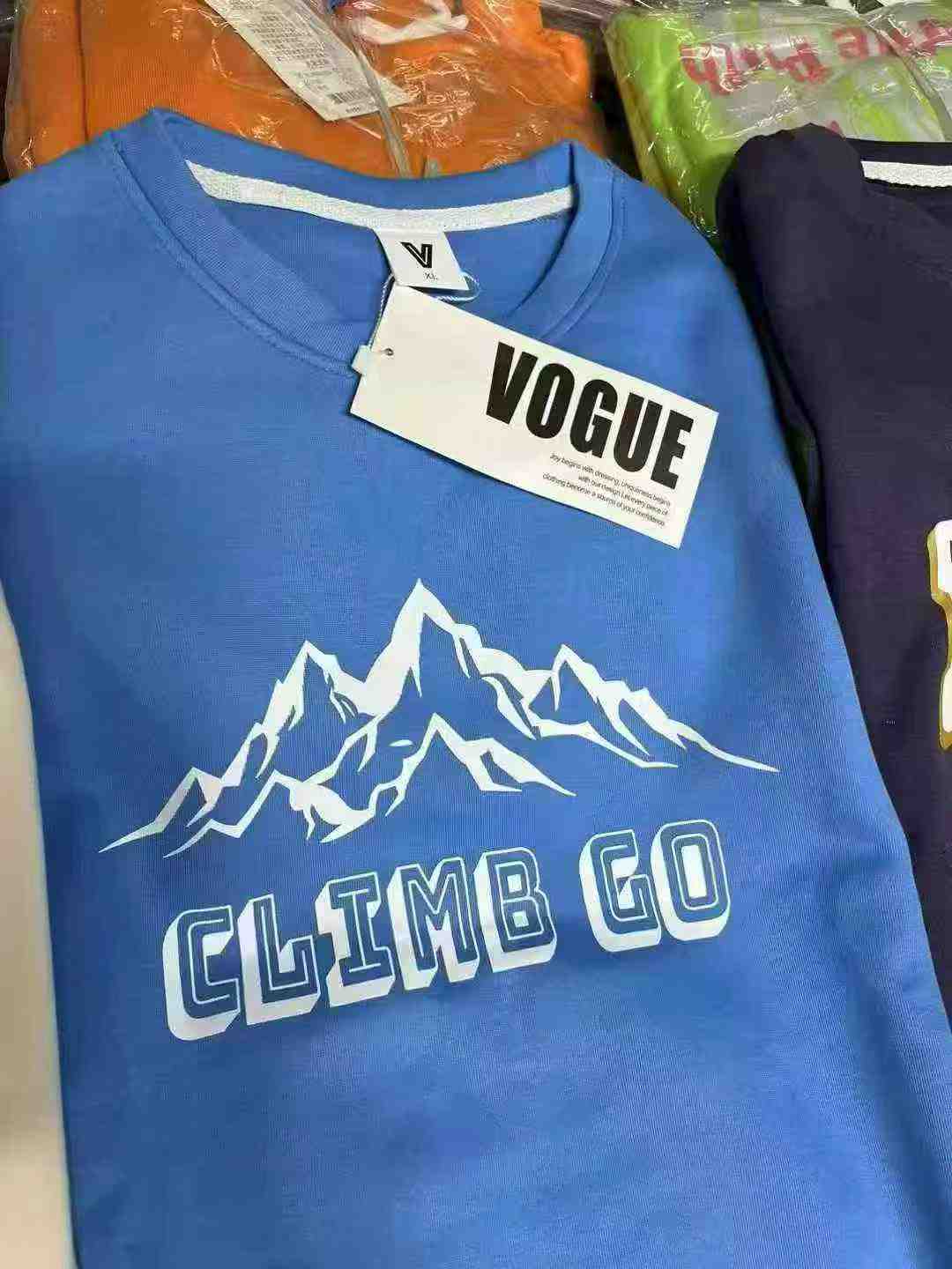 VOGUE Brand Trendy Men's Crewneck Sweatshirts 3600 Pcs Stock Wholesale - Image 5