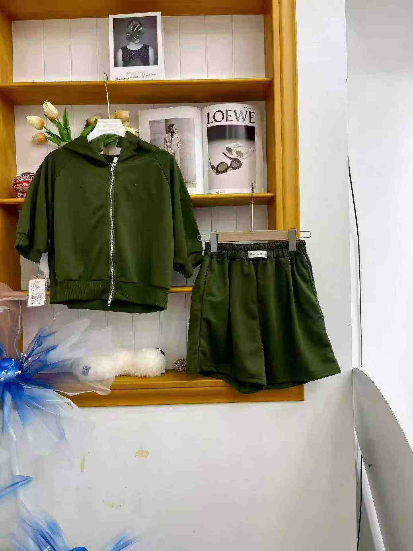 Nouvel ensemble estival de style Salt : veste à capuche zippée et short, environ 250 ensembles - Image 7