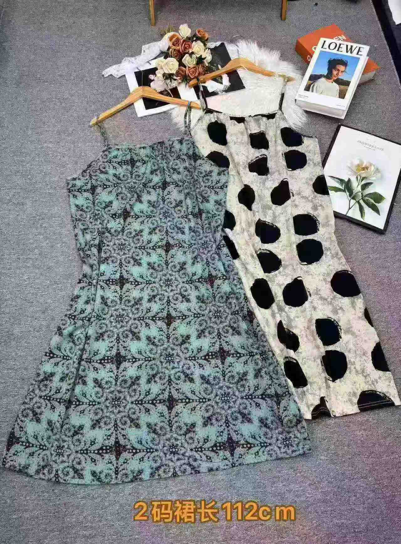 360 pièces Robes de style vacancier à imprimés, à bretelles spaghetti, coupe ample en forme A - Image 8