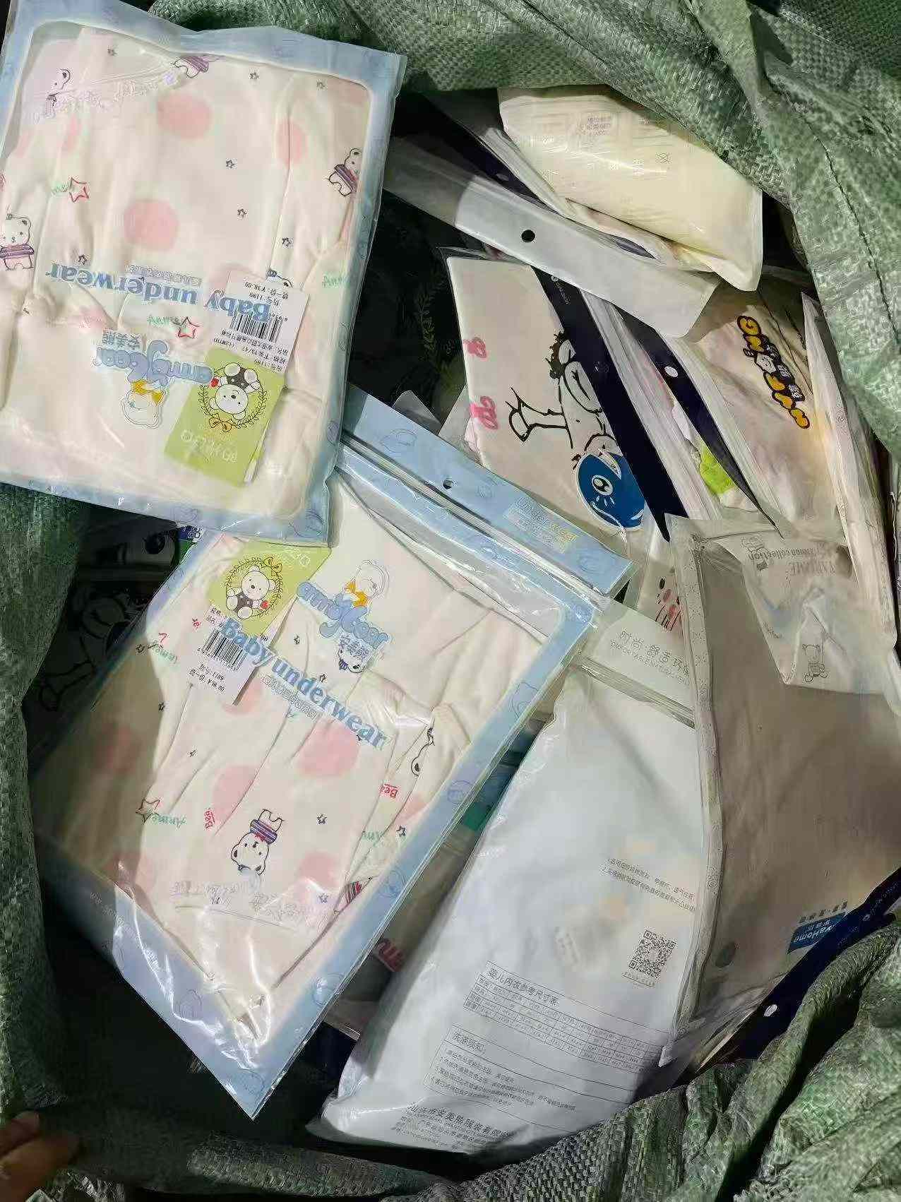 3392 pièces Ensembles mixtes de vêtements pour nourrissons et robes, déstockage - Image 3