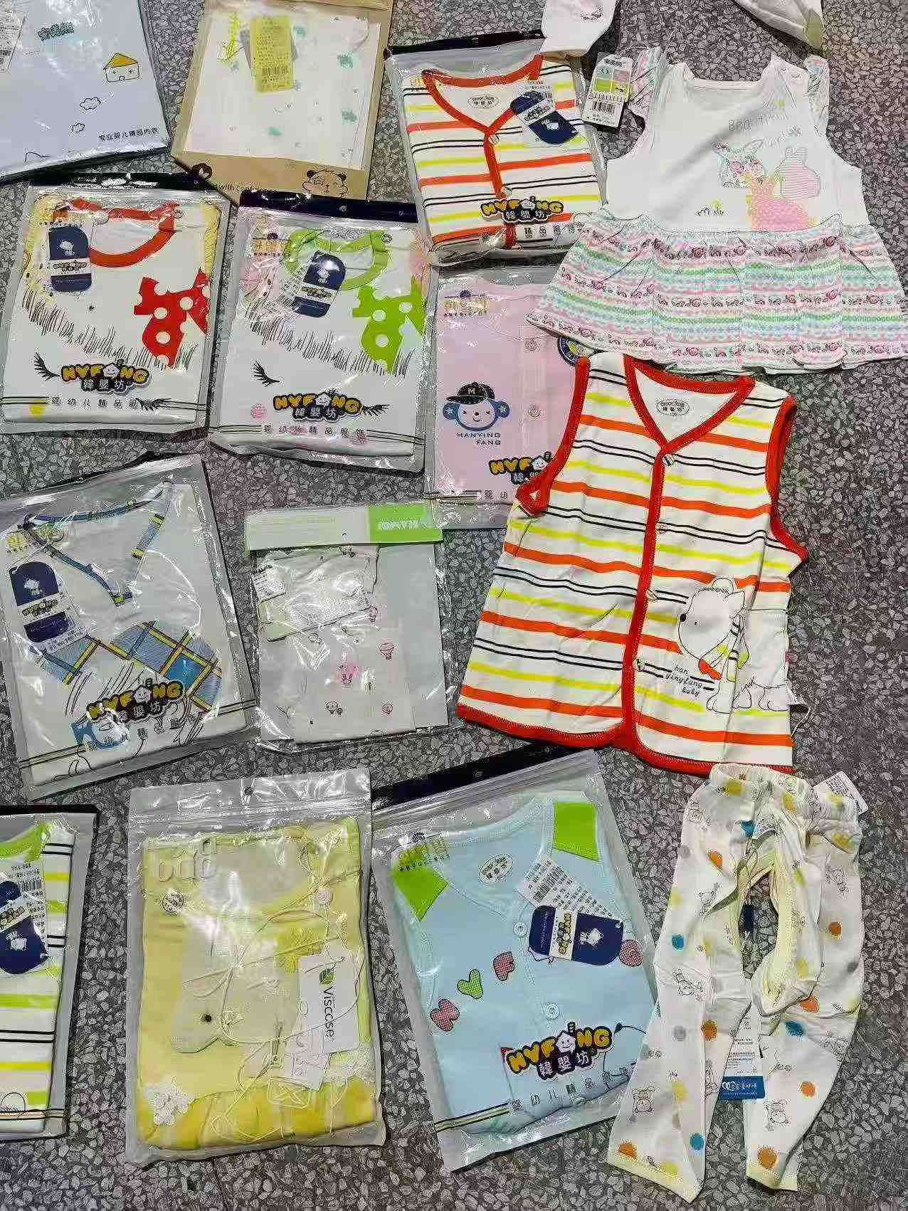 3392 pièces Ensembles mixtes de vêtements pour nourrissons et robes, déstockage - Image 4
