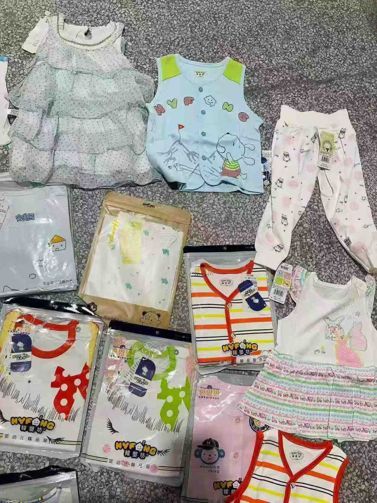 3392 pièces Ensembles mixtes de vêtements pour nourrissons et robes, déstockage - Image 8