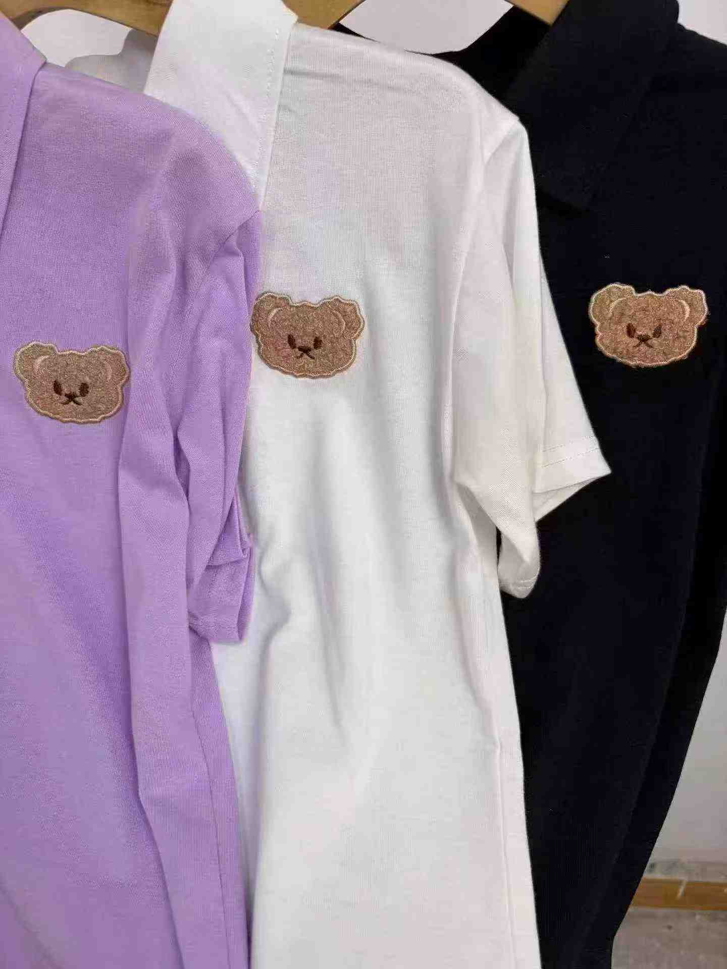 Environ 610 pièces de polos à manches courtes pour femme en coton à motif brodé d'ours - Image 7
