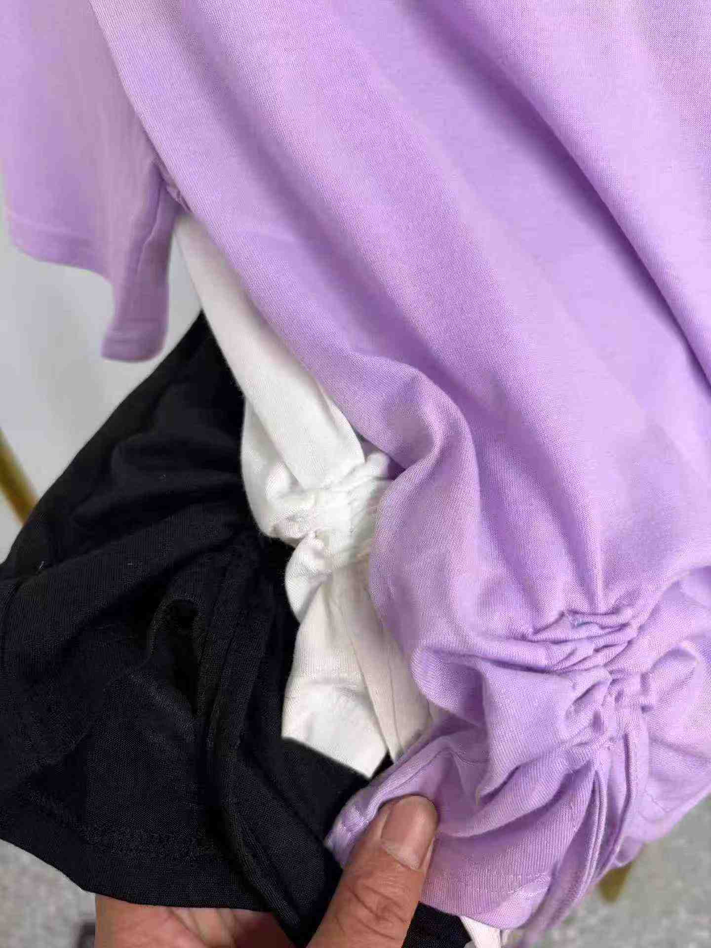 Environ 610 pièces de polos à manches courtes pour femme en coton à motif brodé d'ours - Image 8