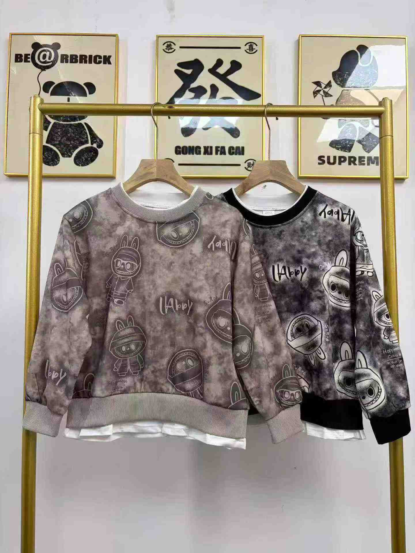 Environ 670 pièces Sweat à col ras du cou faux deux-pièces Labubu de haute qualité pour grands enfants, adapté au printemps et à l'automne - Image 7